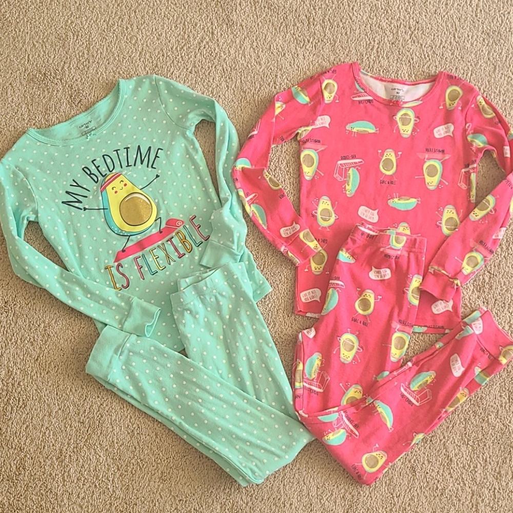 🥑 Set of 2 girls Carter's pj's